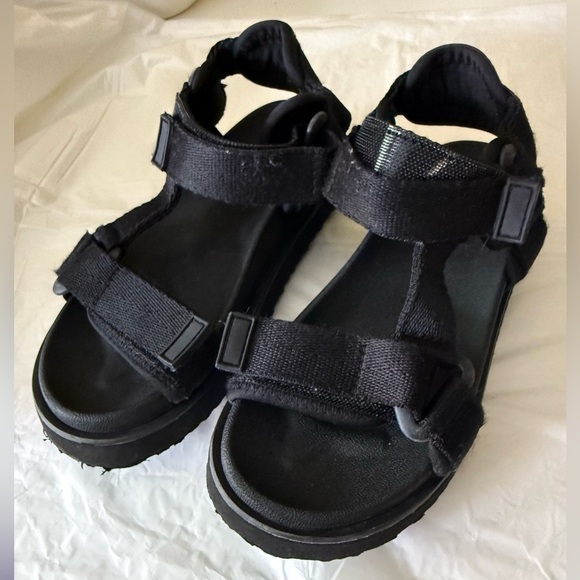 GAP Other - Gap‎ Sporty Black Kids Sandals Size 10-11